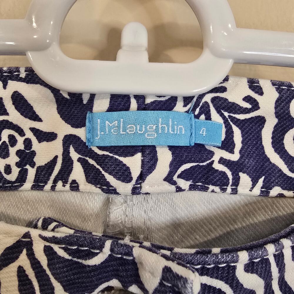 Women's J. McLaughlin Blue White Floral Jeans | Size 4 - Picture 8 of 10